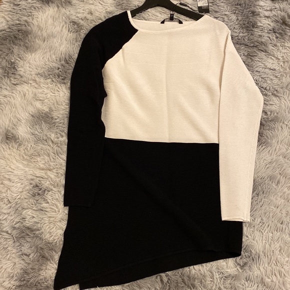Women’s black and white long sleeve Sweater, M/L - Picture 7 of 7